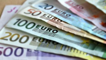 Geld abheben im Ausland und 4 weitere Reise-Finanztipps