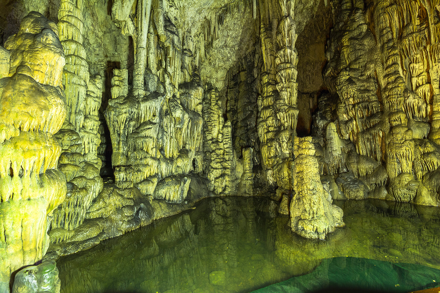 Wasser in Zeus Höhle Kreta