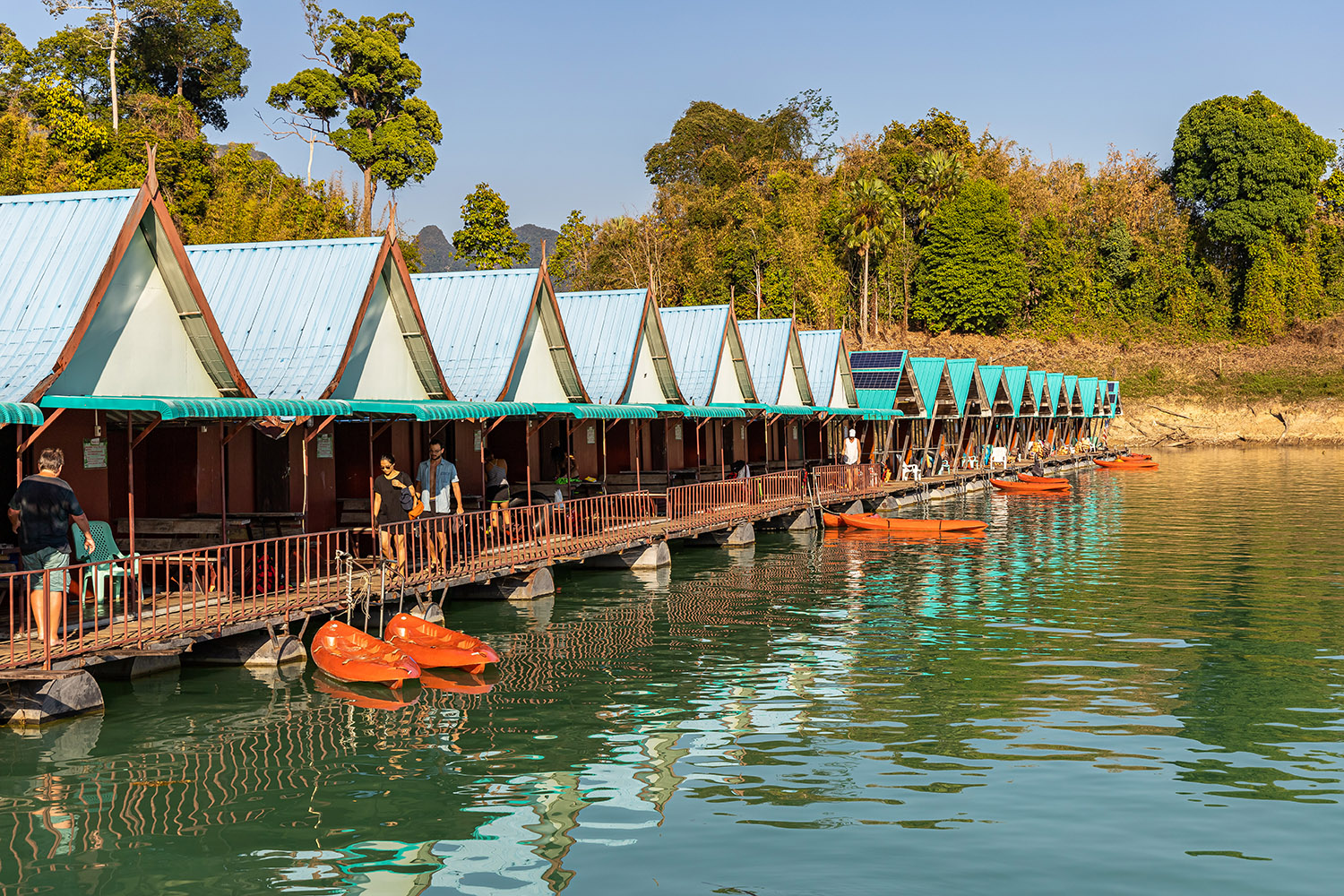 Unterkunft Smiley Lake House im Khao Sok Nationalpark