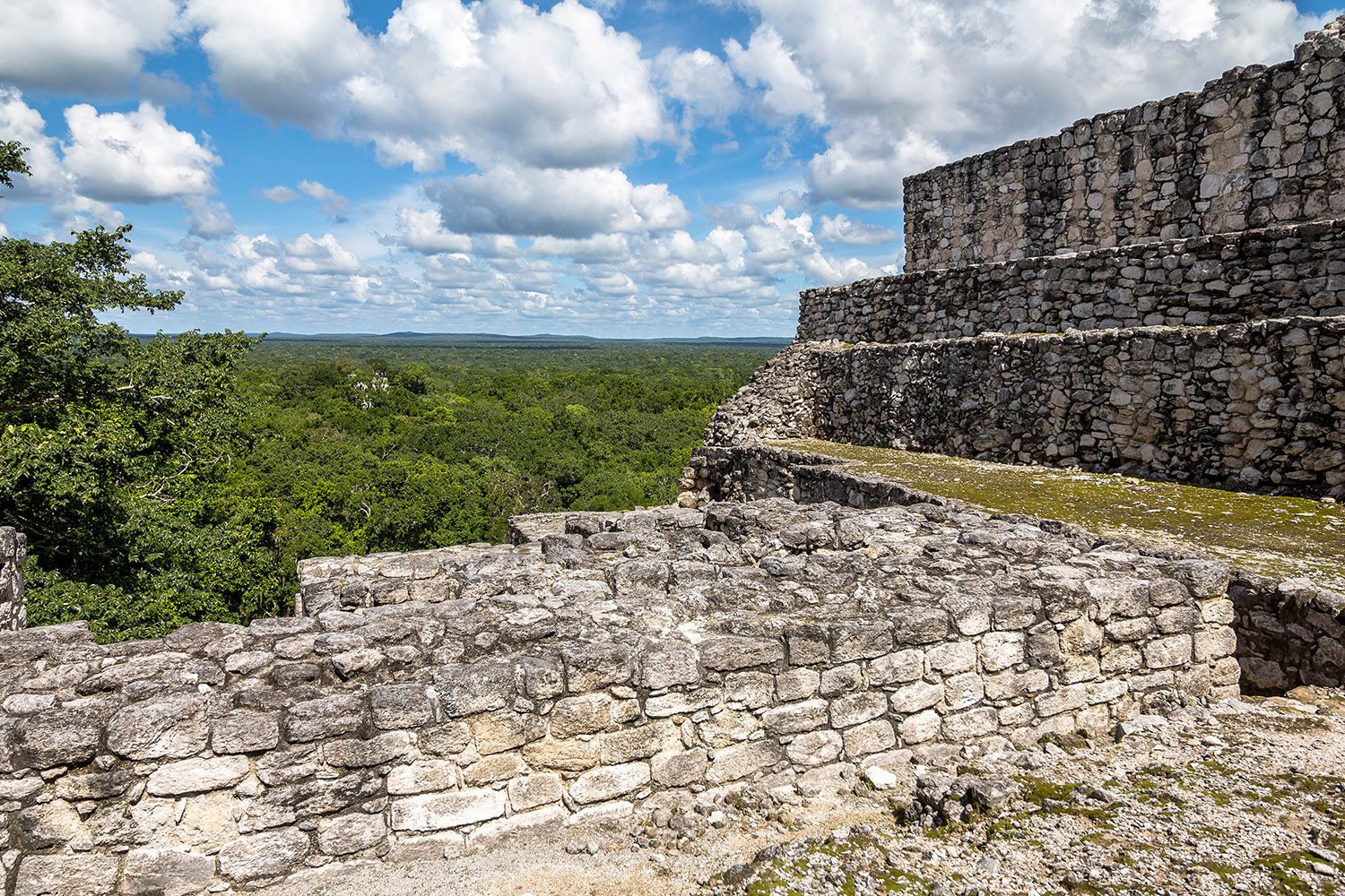 Sicht von Struktur II, Calakmul